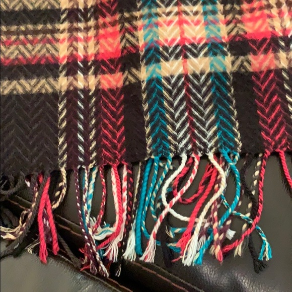 Two scarfs - Picture 2 of 3